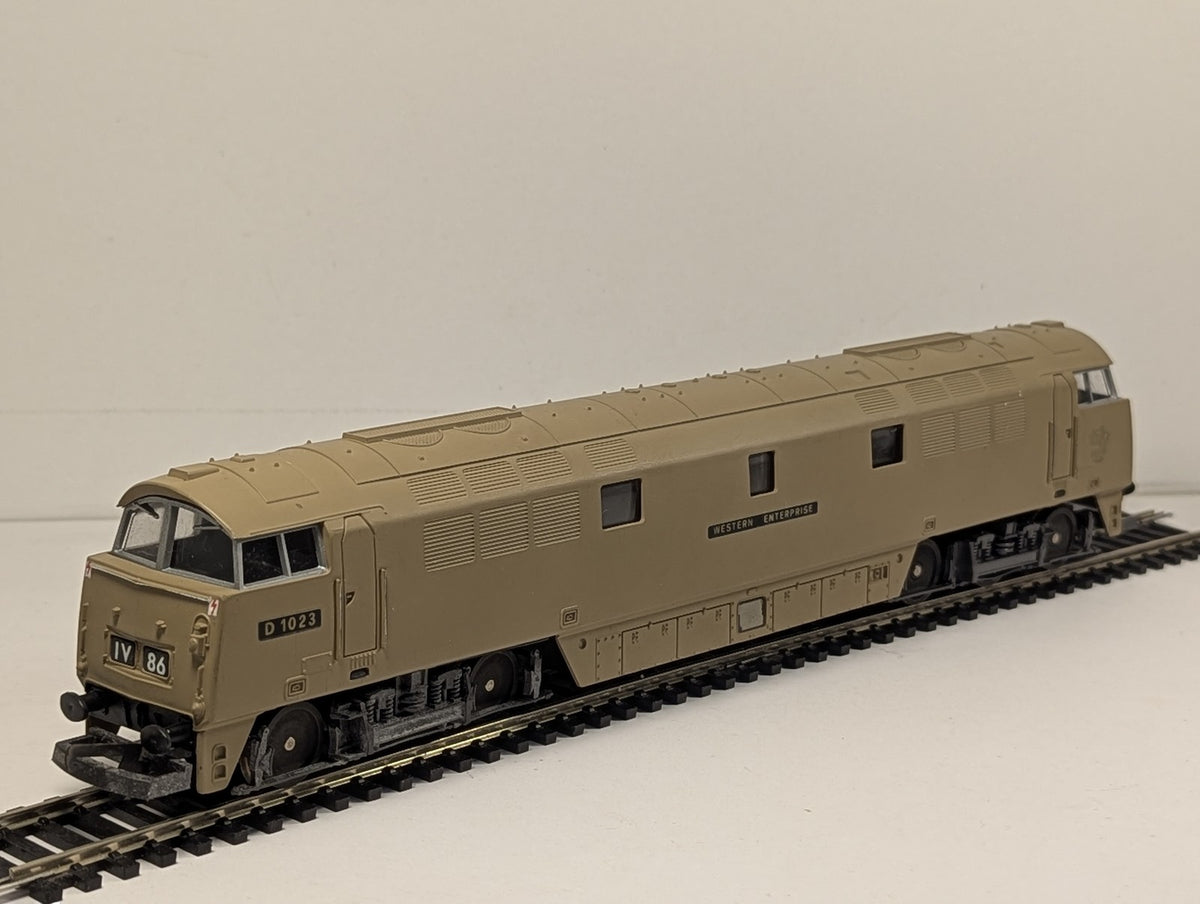 Lima OO Gauge Class 52 Western Enterprise Diesel Locomotive D1023 BR Desert Sand