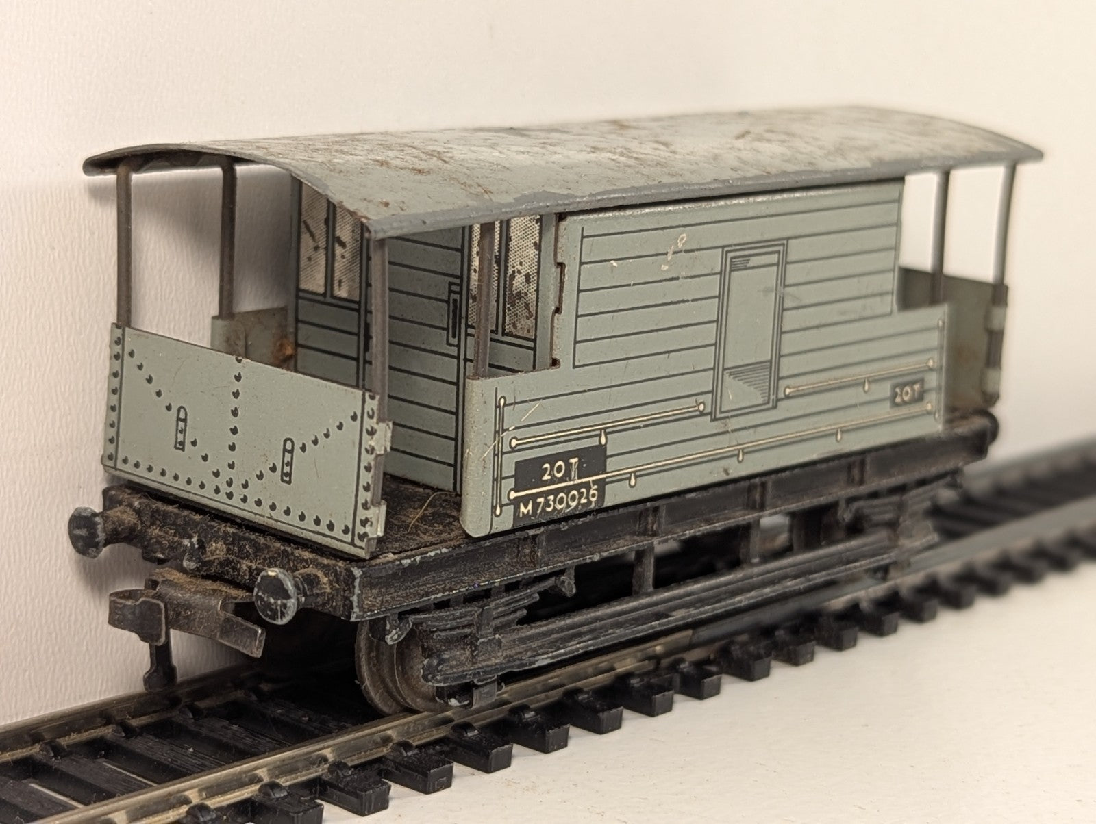 Hornby Dublo 32045 OO Gauge BR 20 Ton Brake Van