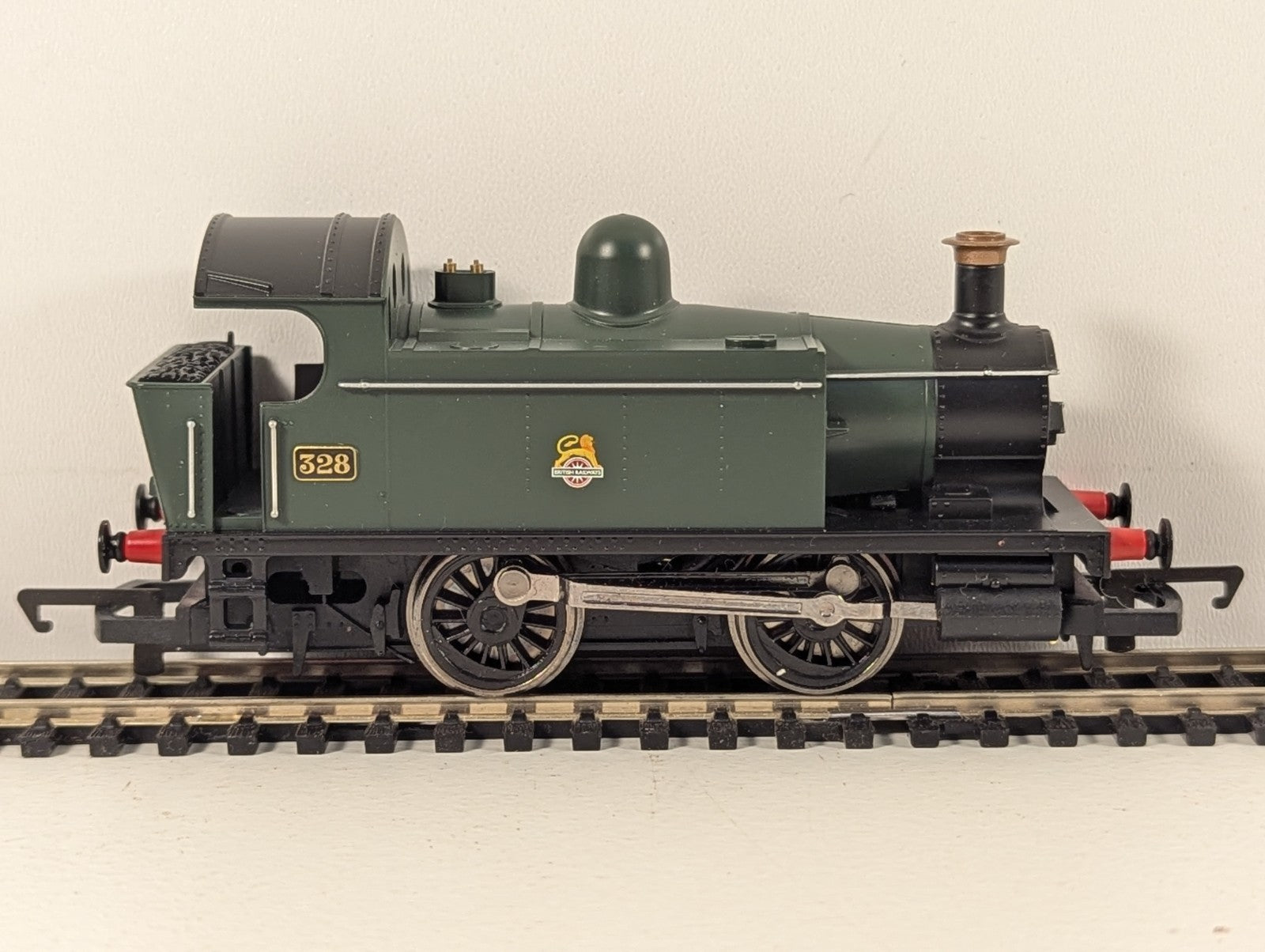 Hornby R368 0-4-0T “King George V” BR Unlined Green