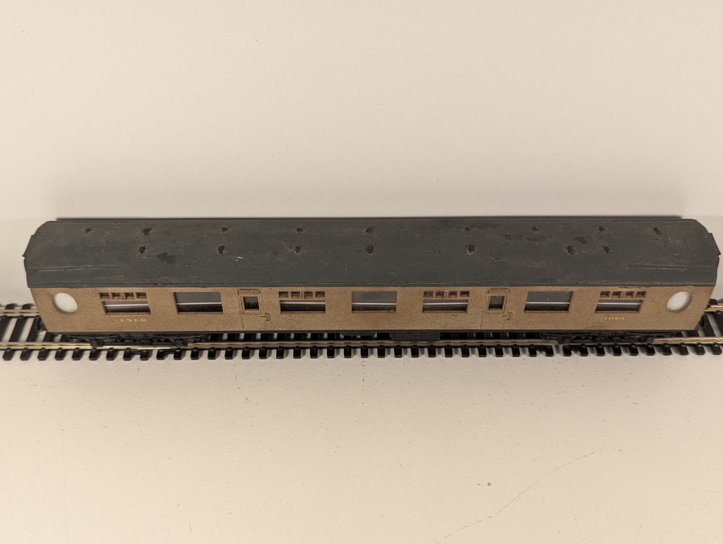 Hornby OO Gauge LNER Corridor Full Third Coach