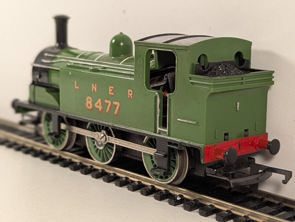 Hornby R252 LNER Class J83 0-6-0 Tank Locomotive OO Gauge - Loose Body