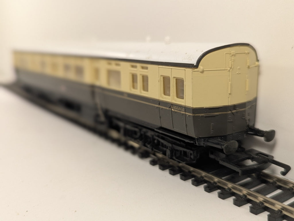 Hornby OO Gauge GWR Autocoach Passenger Coach 190 GWR Chocolate and Cream R4026