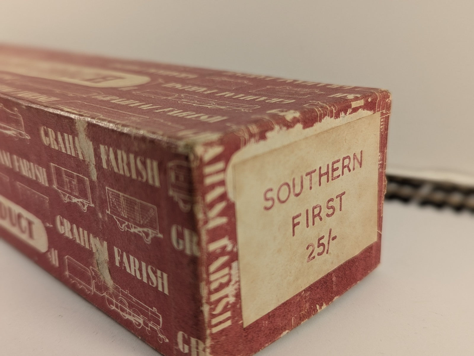 Graham Farish OO Gauge Southern Railway Green First Class Coach Boxed