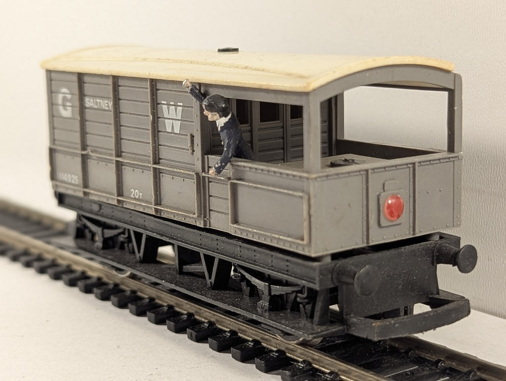 Hornby OO Gauge GWR 20t Toad Brake Van 'Saltney' 114925 GWR Grey R016