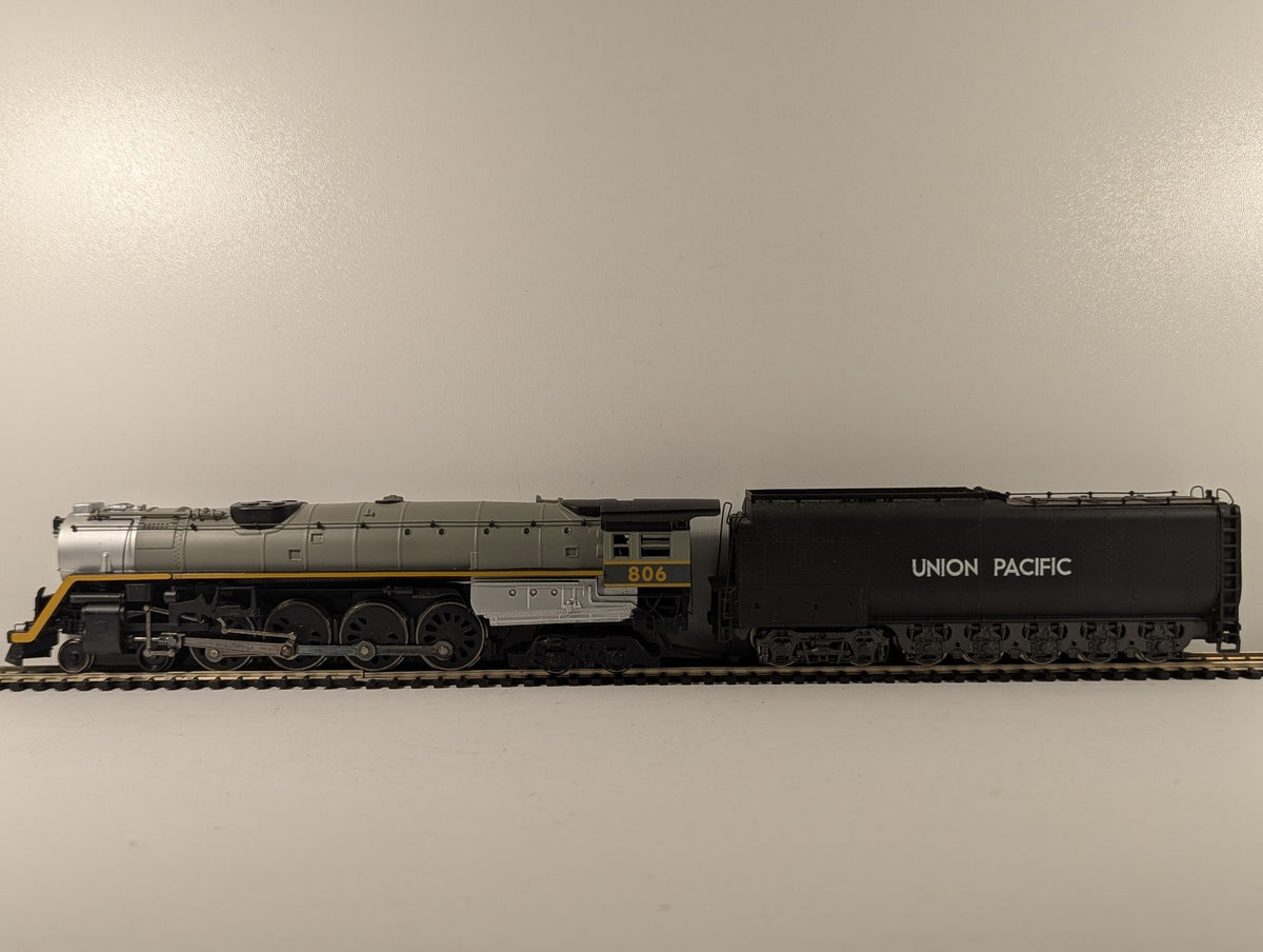 Bachmann HO Gauge 4-8-4 Northern Steam Locomotive 806