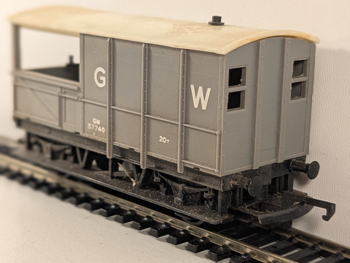 Tri-ang Hornby R124A OO Gauge GWR 20-Ton Brake Van