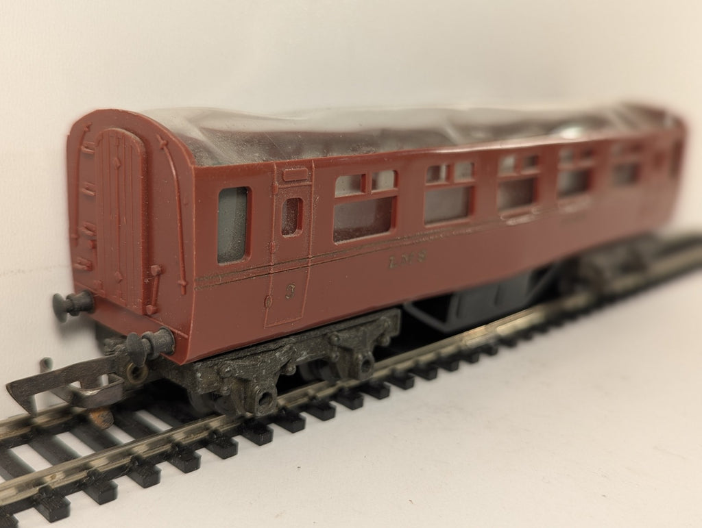 Tri-ang OO Gauge LMS Short Bogie 3rd Class Coach Passenger Coach 27424