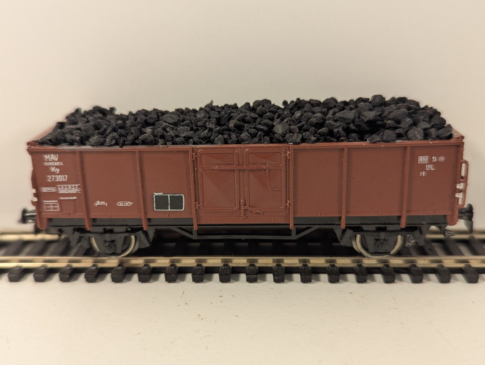 Roco HO Gauge DB Omm Open Wagon Epoch III With Load