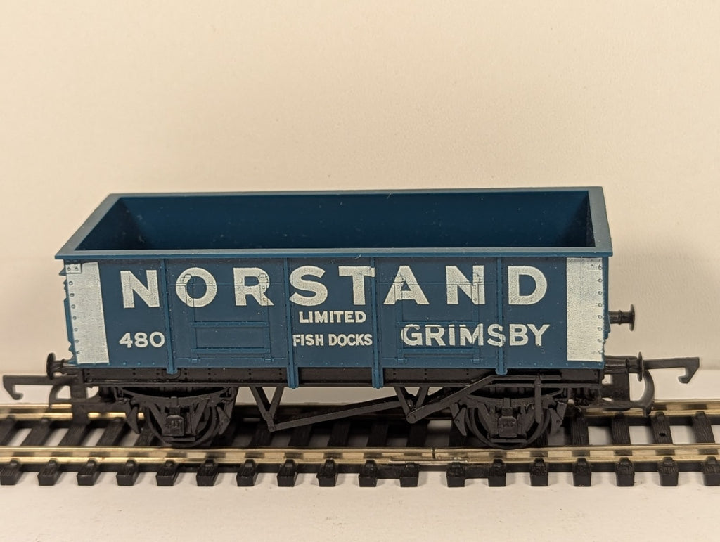 Hornby OO Gauge Norstand Grimsby Fish Docks Mineral Wagon