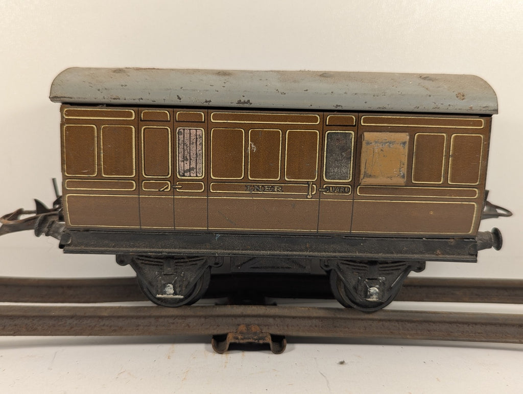 Hornby O Gauge No. 1 Passenger Coach Guard's Van LNER Teak
