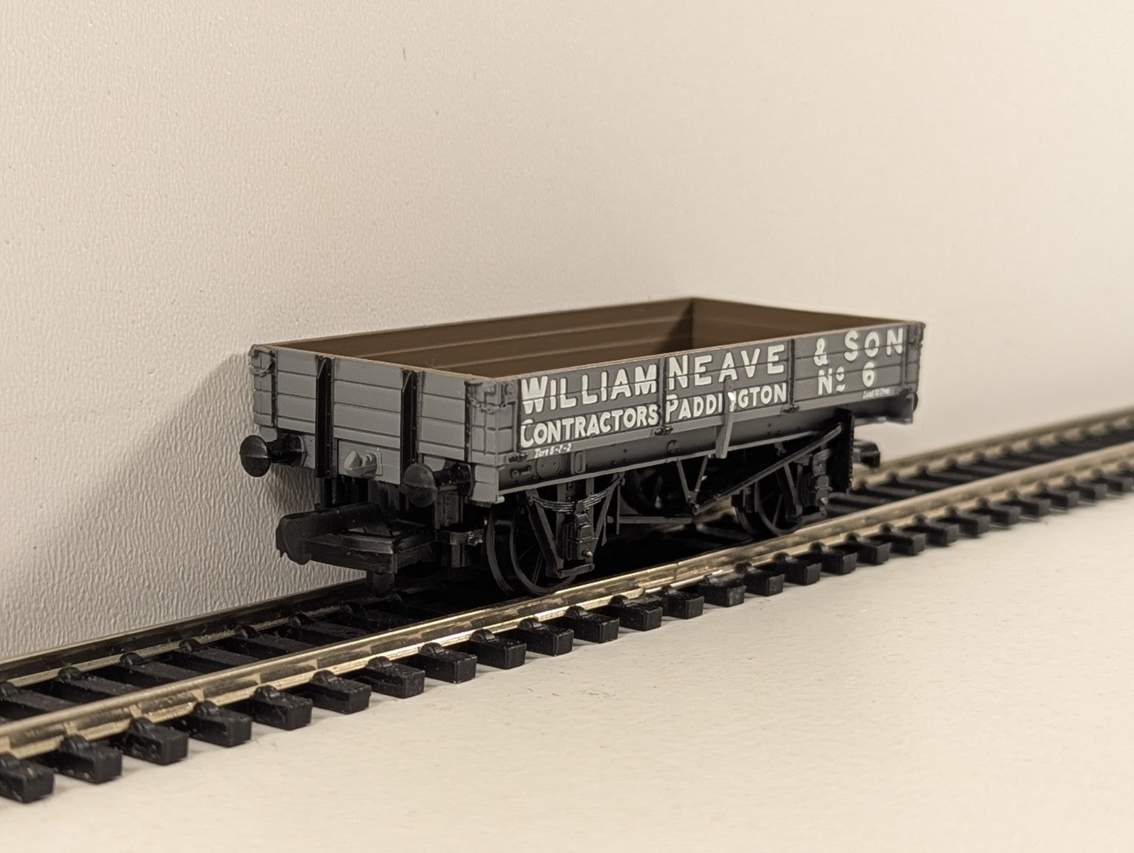 Replica Railways 13302 OO Gauge William Neave & Son 3 Plank Wagon - Boxed
