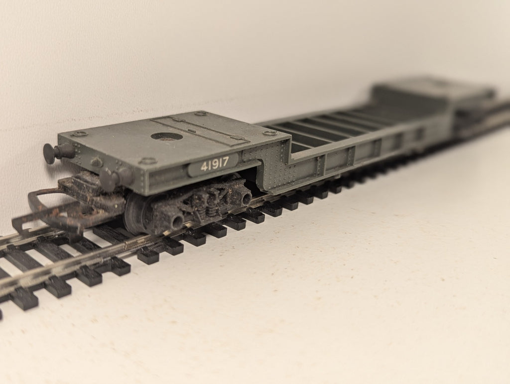 Tri-ang OO Gauge Bogie Well Wagon Goods Wagon 41917 Grey R118