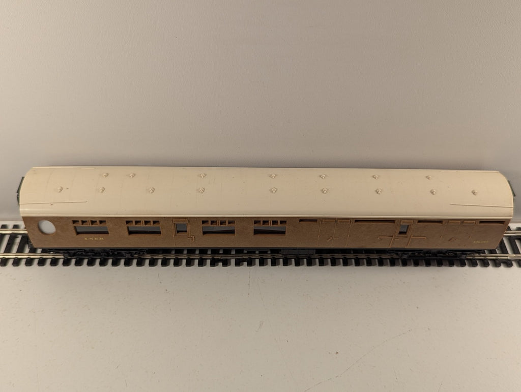 Tri-ang R746 OO Gauge LNER Teak Corridor Brake Coach