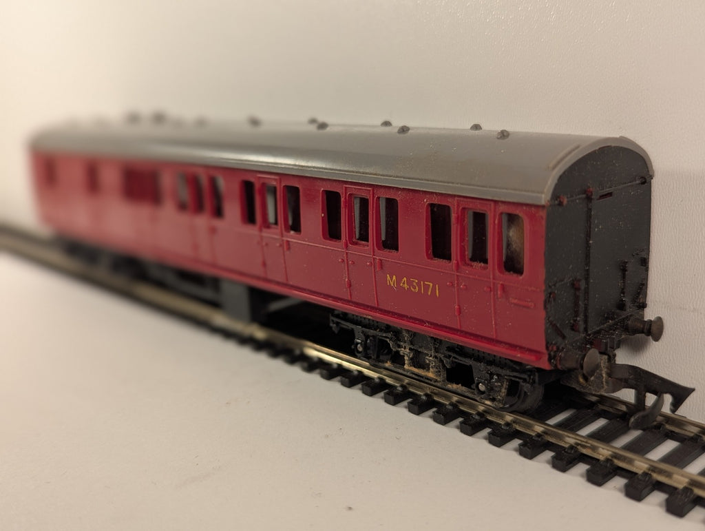 Tri-ang OO Gauge Suburban Brake Third Coach Passenger Coach M43171 BR Maroon