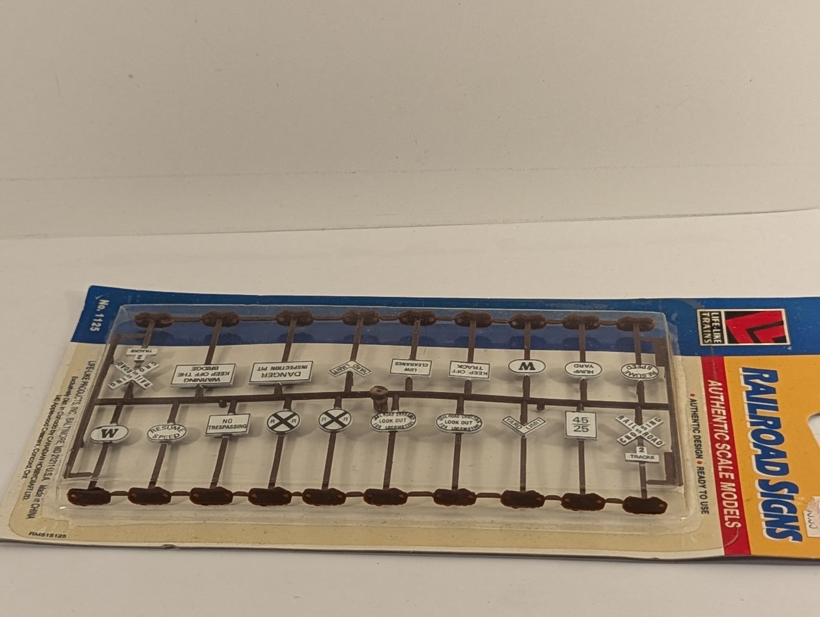 Life-Like HO Scale Railroad Signs Accessories 1125