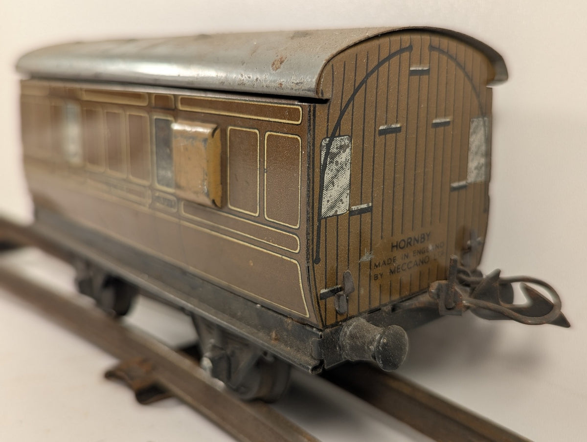 Hornby O Gauge No. 1 Passenger Coach Guard's Van LNER Teak