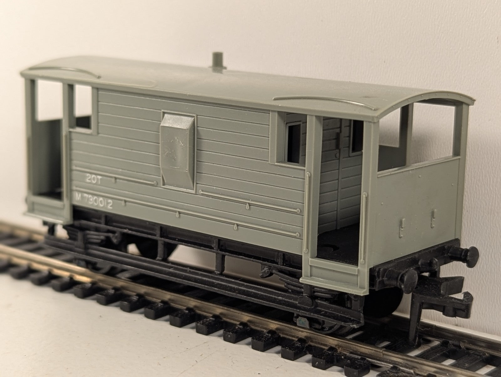 Hornby Dublo OO Gauge 20-Ton Goods Brake Van - Wrong Box