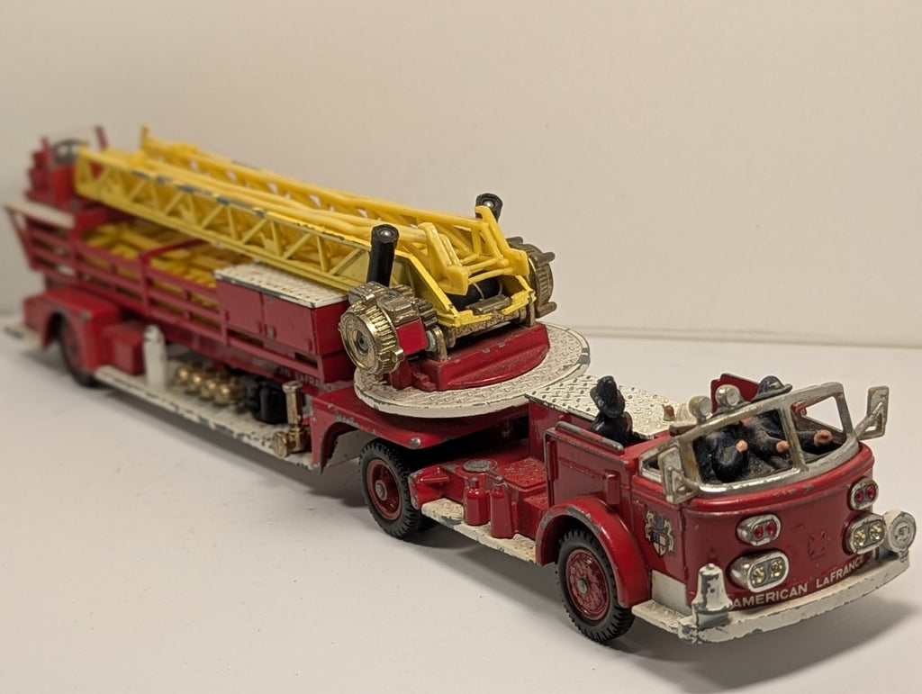 Corgi Major Toys 1143 American LaFrance Aerial Rescue Truck 1:43 Scale