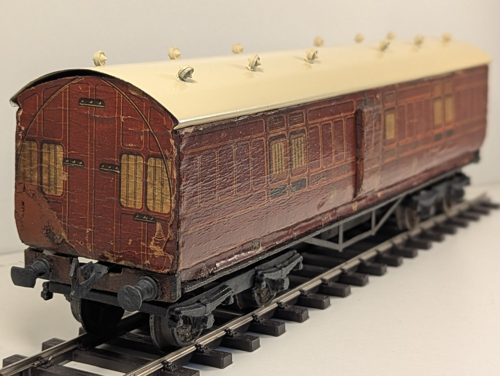 Kit Built O Gauge Luggage Coach NEK 106