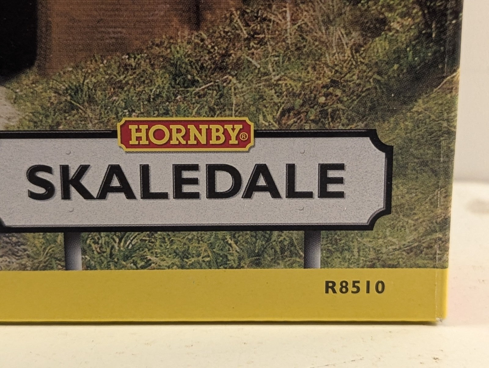 Hornby Skaledale R8510 OO Gauge Single Brick Tunnel Portals Pair