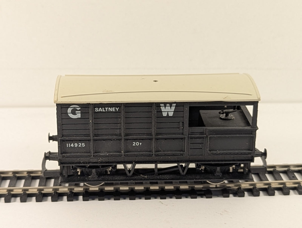 Hornby OO Gauge GWR 20 Ton Brake Van 'Saltney' 114925 GWR Grey R016