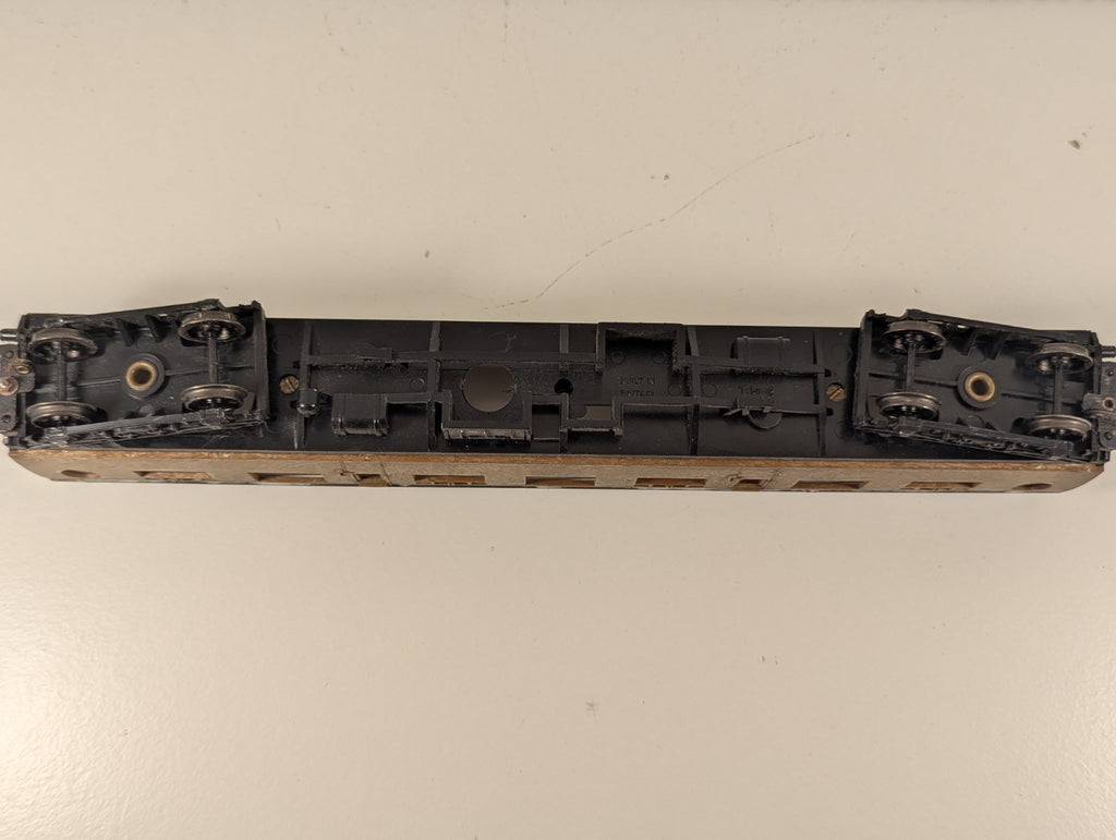 Tri-ang OO Gauge LNER Teak Composite Third Coach