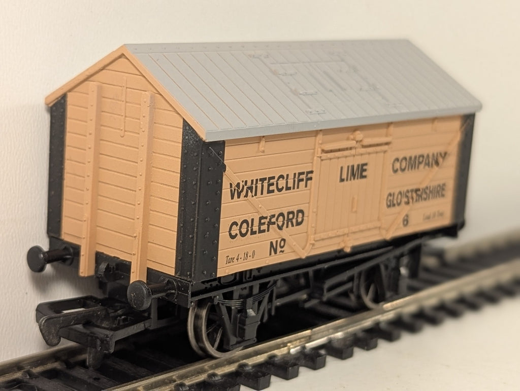 Dapol B729 OO Gauge Whitecliff Lime Company Closed Lime Wagon - Boxed