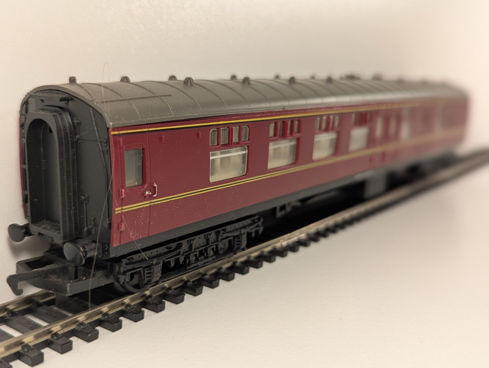 Hornby R1007 BSK Mk1 Corridor Brake 2nd E34160 BR Maroon