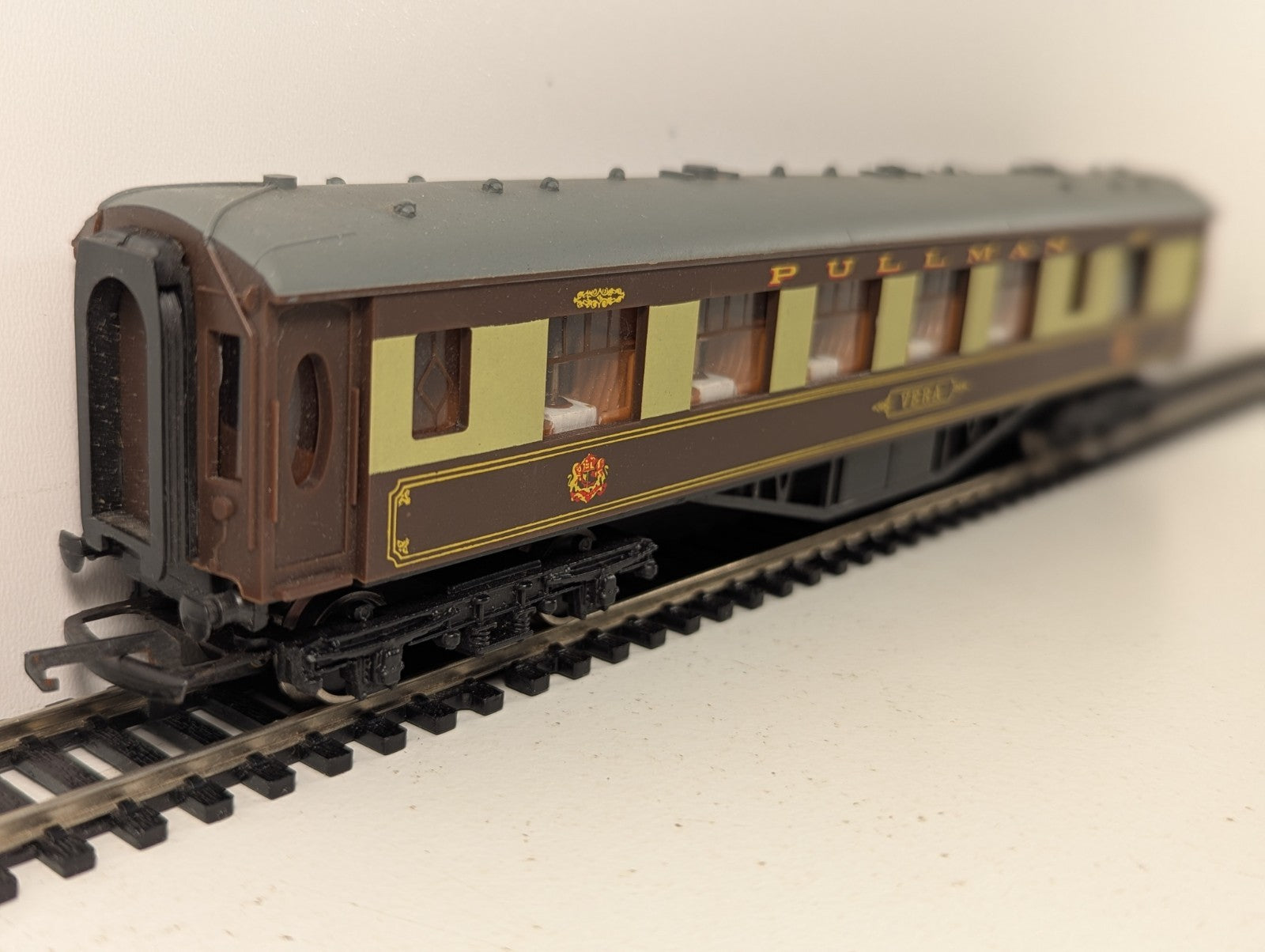 Wrenn W6002V Pullman Parlour First "Vera" Brighton Belle Coach OO Gauge - Boxed