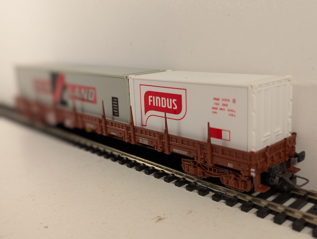 Jouef HO Gauge Bogie Flat Wagon with Findus and Sea-Land Containers