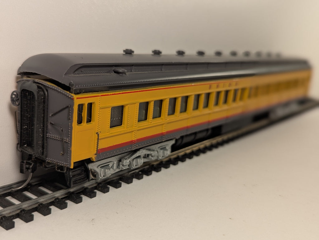 Bachmann HO Gauge Heavyweight Coach Passenger Coach 1128