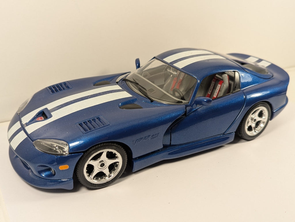 Bburago 1:18 Scale 1996 Dodge Viper GTS Coupe – Broken Rear Window
