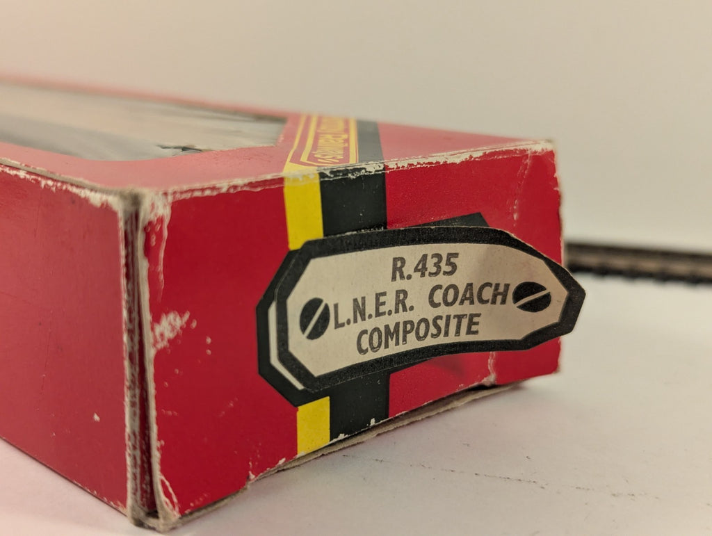 Hornby Railways R435 OO Gauge LNER 1st & 3rd Composite Coach Boxed
