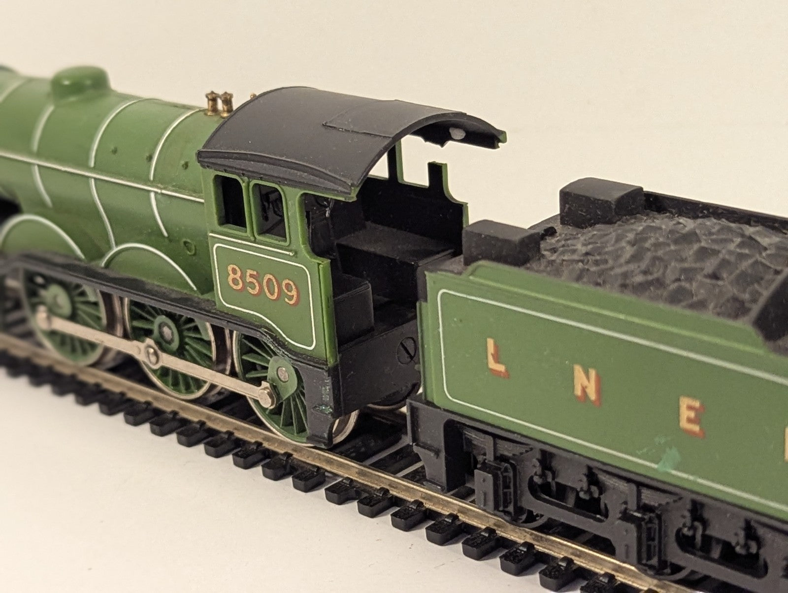 Hornby OO Gauge R150 LNER Class B12/3 4-6-0 Locomotive 8509 Spares