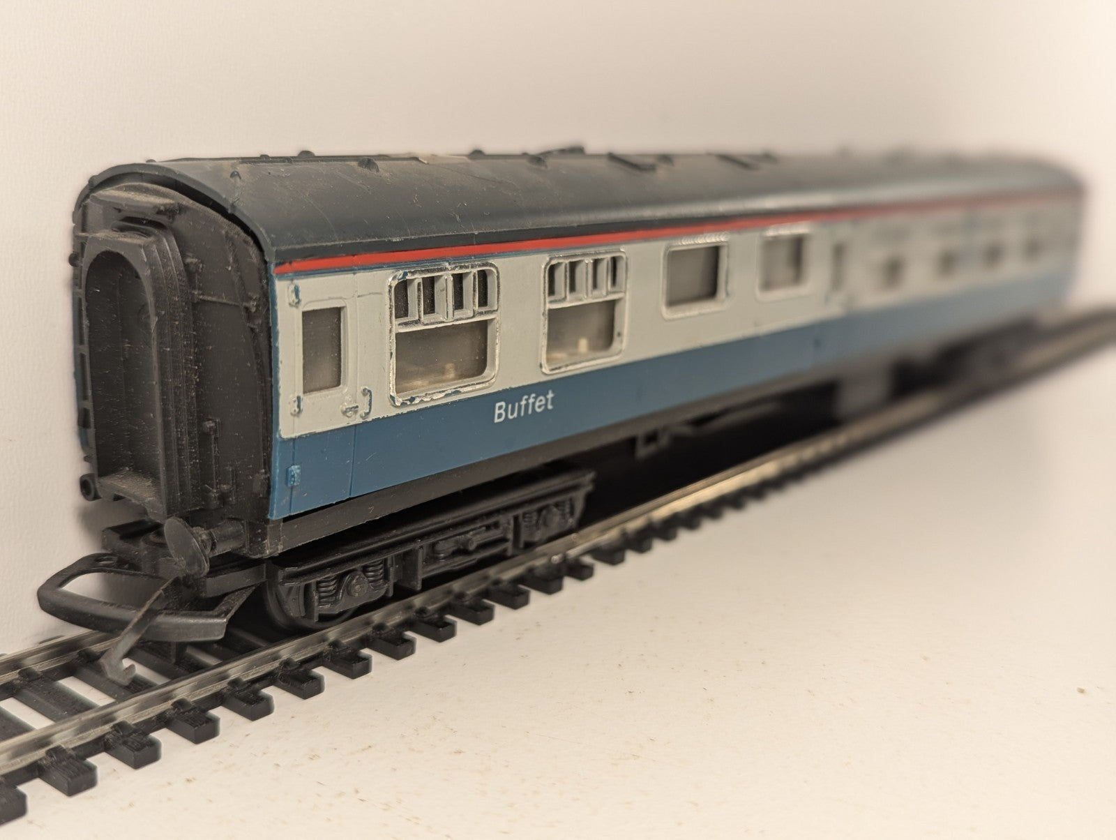 Hornby OO Gauge BR Mk1 Buffet Coach Passenger Coach 1805 BR Blue & Grey