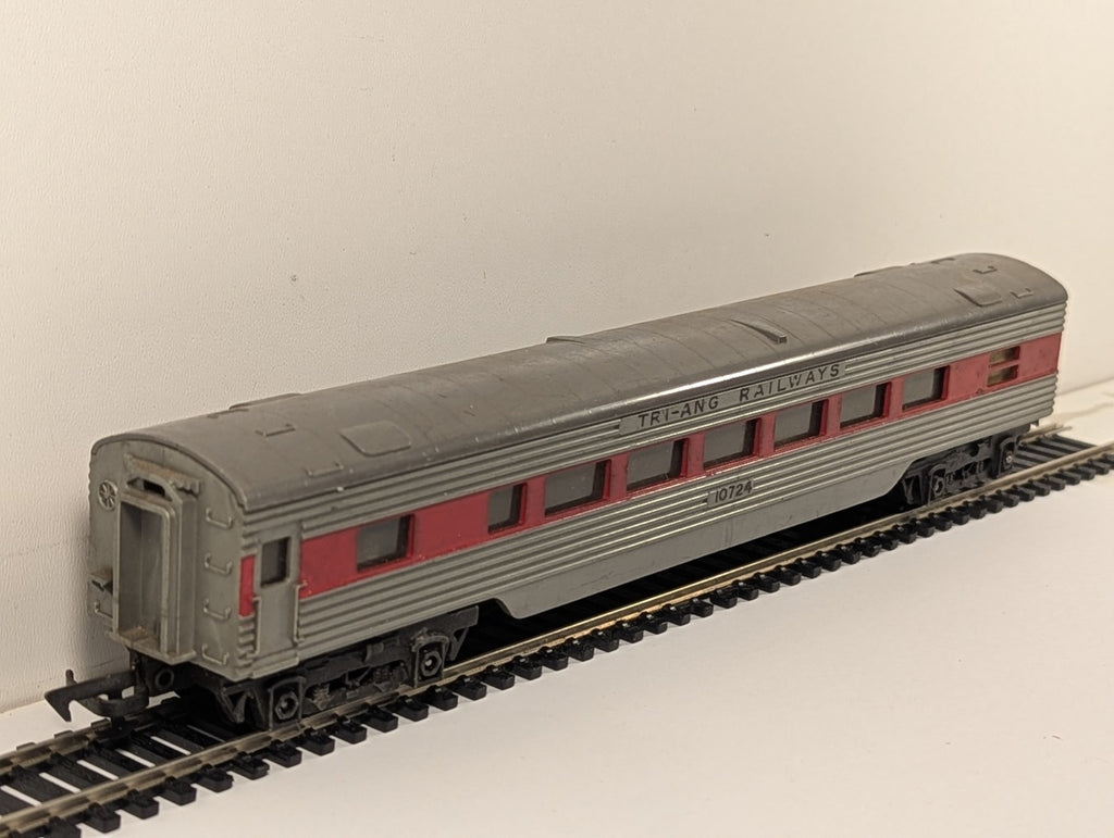 Tri-ang OO Gauge R25 Transcontinental Passenger Coach 10724