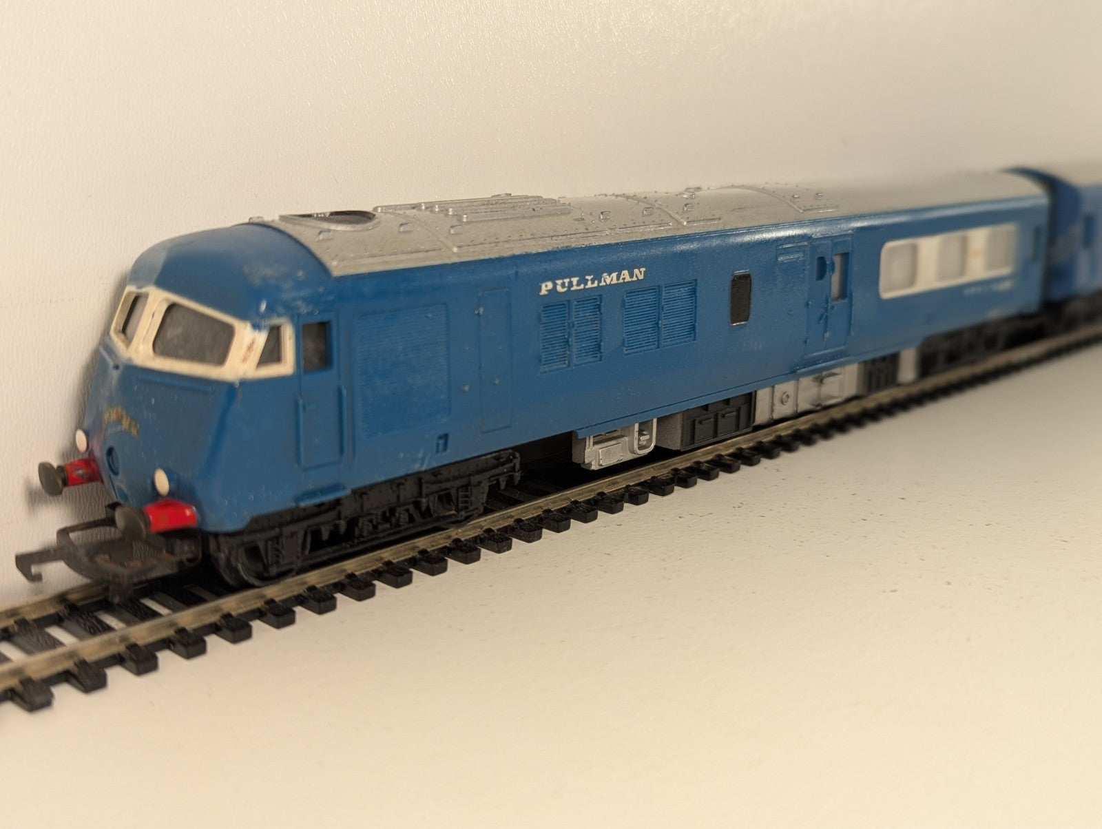 Tri-ang R555/R556 Blue Pullman Train Set OO Gauge