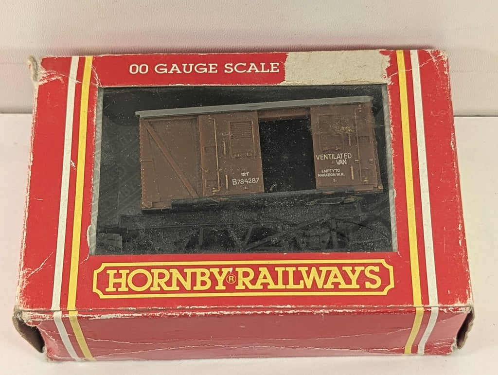 Hornby OO Gauge BR Standard Goods Van Ventilated Goods Wagon B784287 BR Bauxite