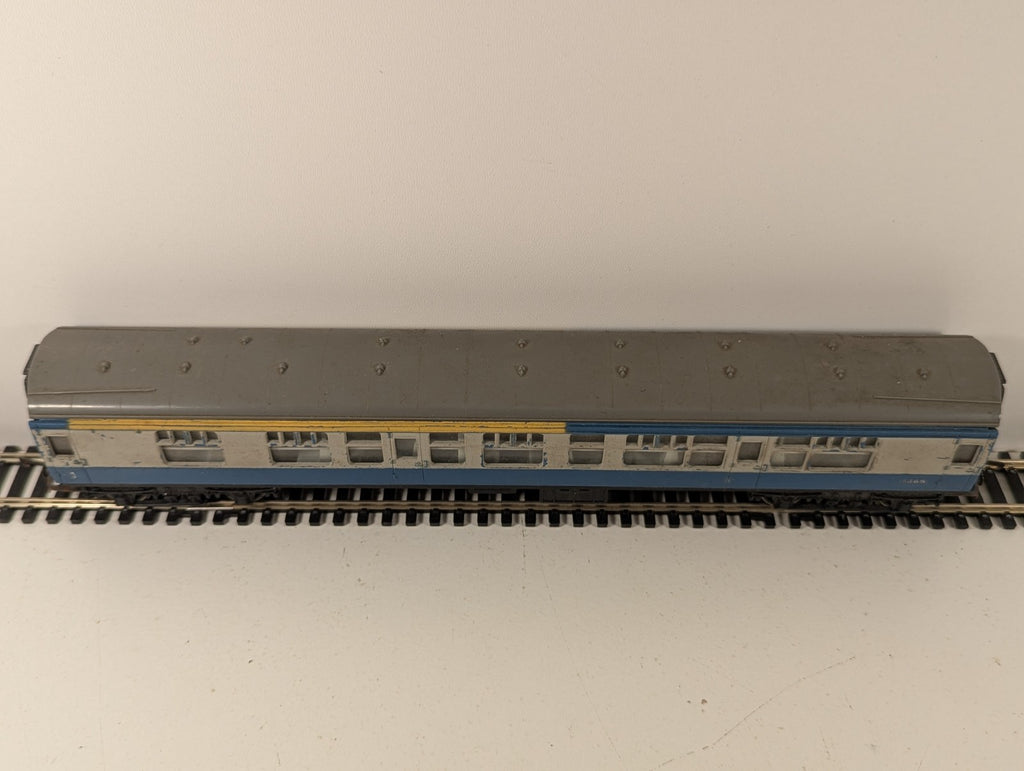 Tri-ang OO Gauge BR Blue MK1 Composite Corridor Coach (Chipped Paint)