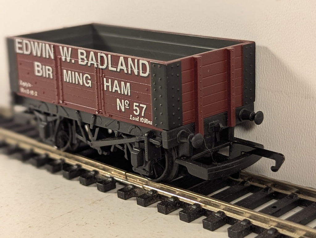 Hornby OO Gauge Edwin Badland 6 Plank Wagon Goods Wagon 57