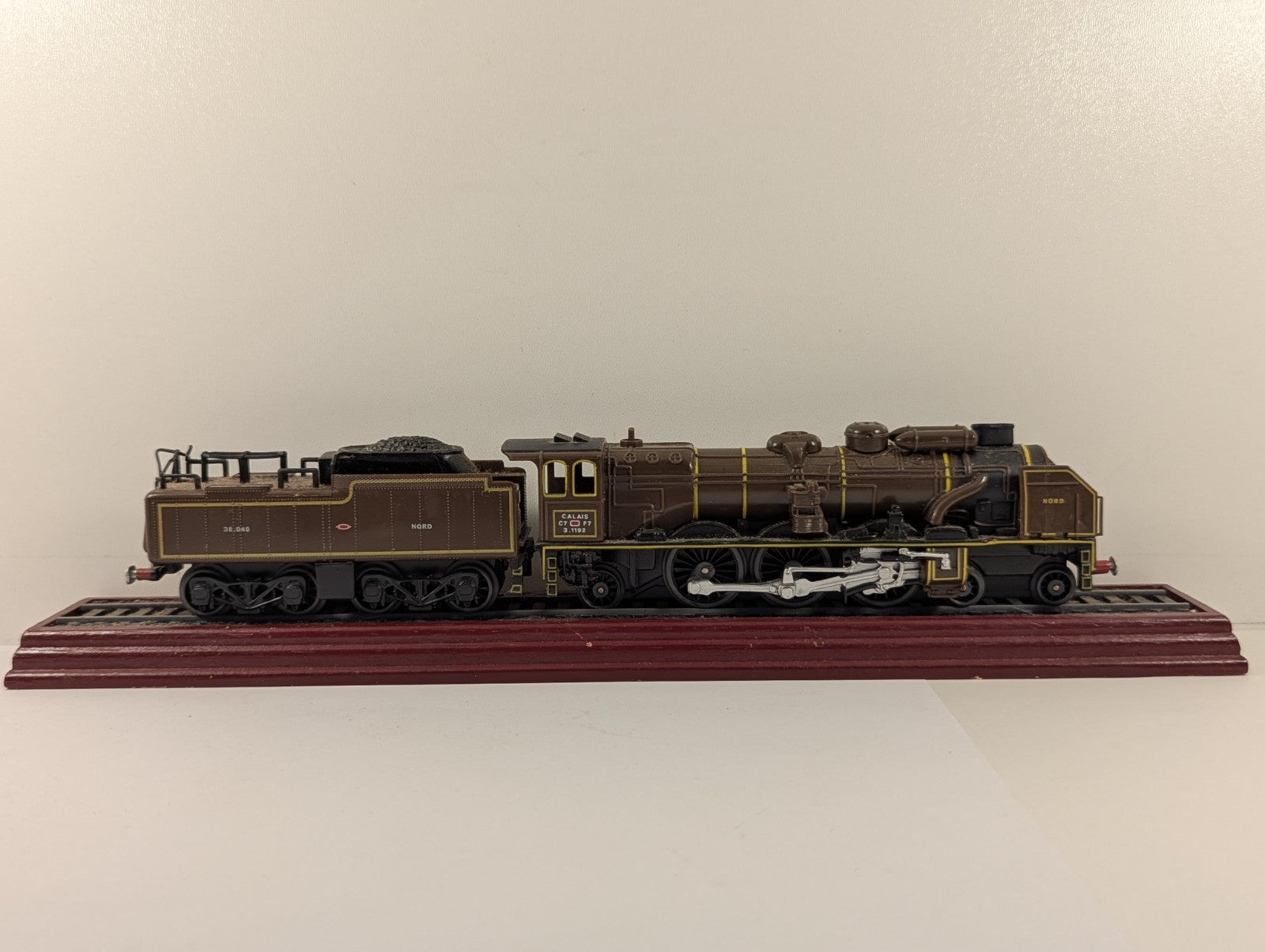 Atlas Editions 1:100 Scale Pacific Chapelon Nord Static Steam Locomotive