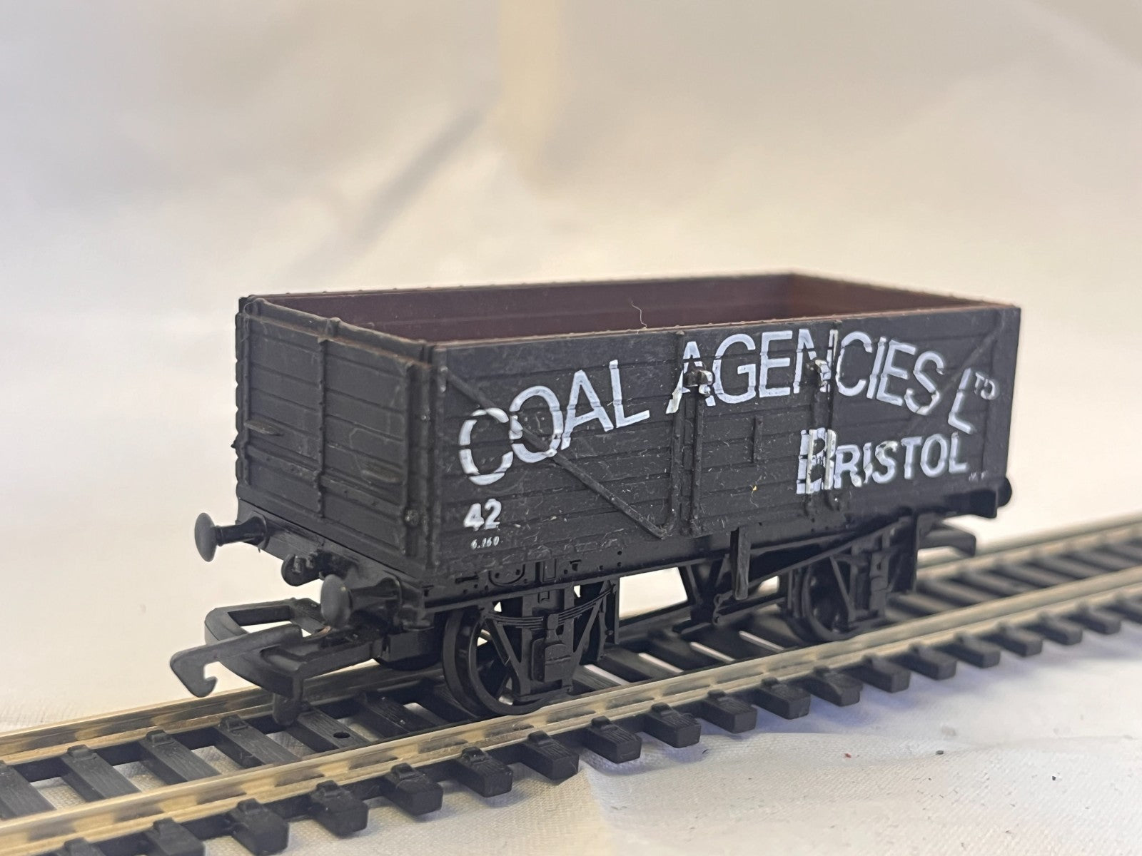 Dapol B181 OO Gauge Coal Agencies Bristol 7 Plank Wagon