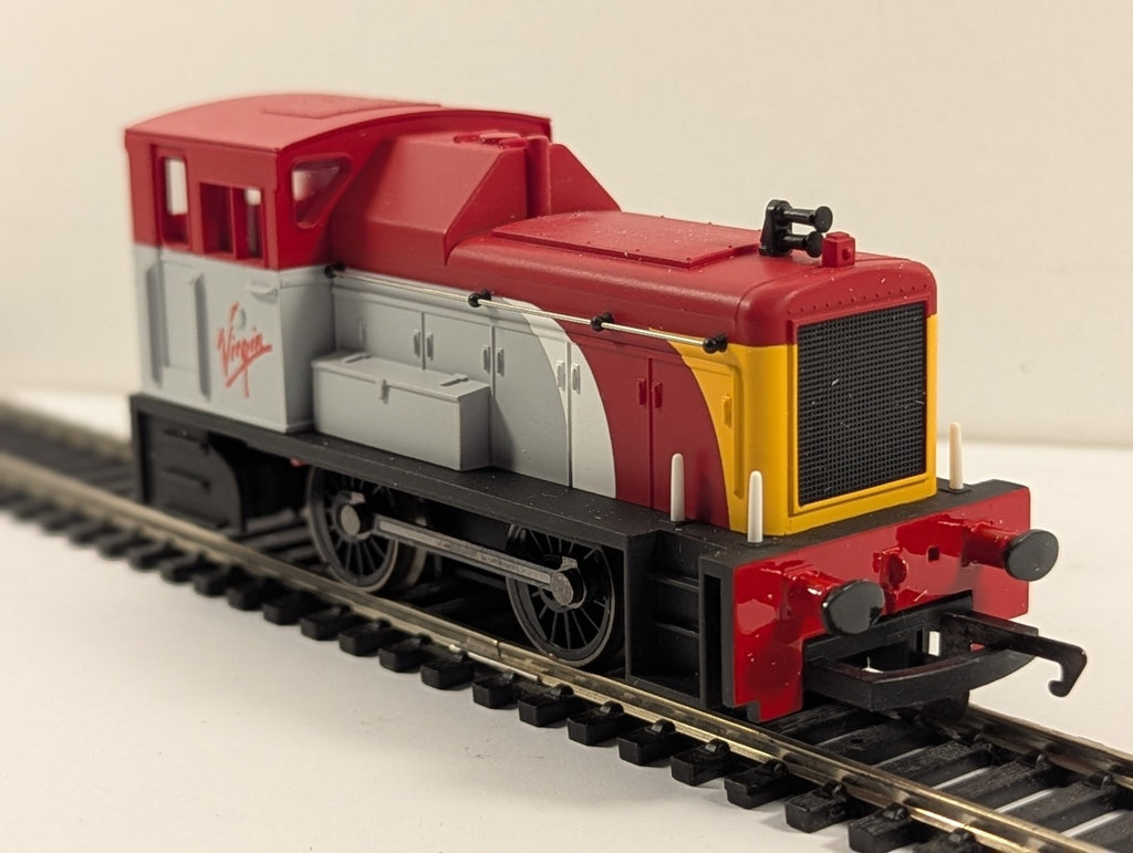 Hornby OO Gauge Class 06 Mechanical Shunter Diesel Locomotive Virgin