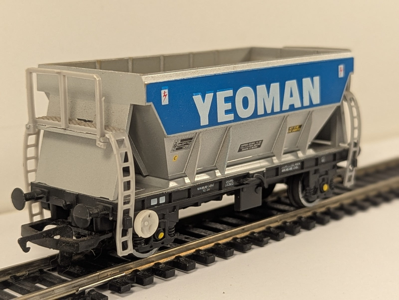 Hornby R213 PGA Hopper Wagon