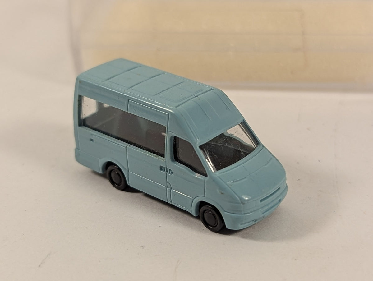Rietze N Gauge Iveco Daily Minibus Road Vehicle Light Blue