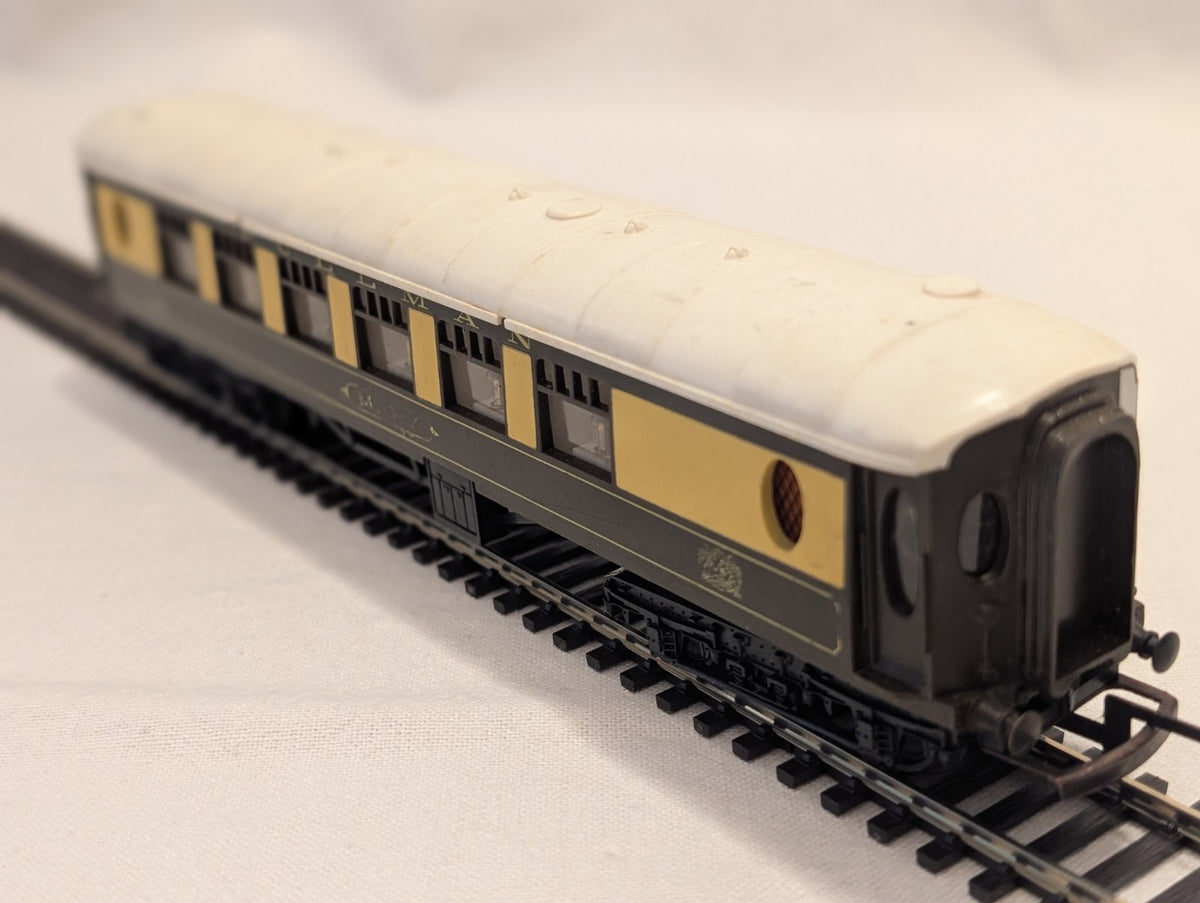 Tri-ang R228 OO Gauge Pullman Parlour Coach “Mary”