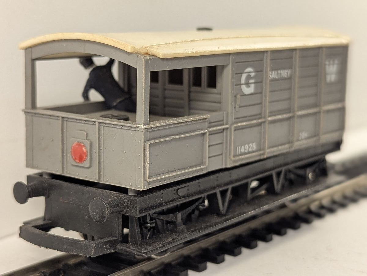 Hornby OO Gauge GWR 20t Toad Brake Van 'Saltney' 114925 GWR Grey R016