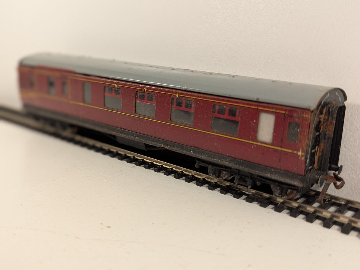 Hornby Dublo OO Gauge Maroon Brake Third Corridor Coach