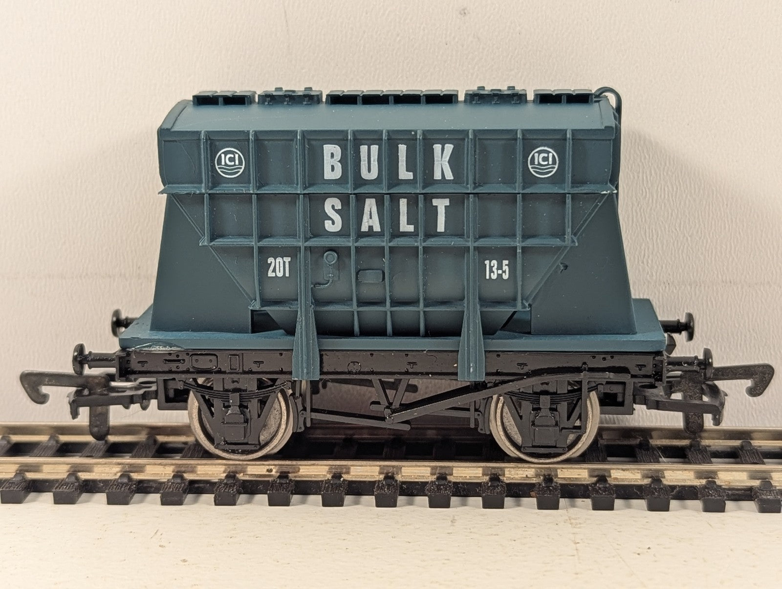 Dapol OO Gauge ICI Salt Presflo Wagon Goods Wagon ICI Bulk Salt Blue B725