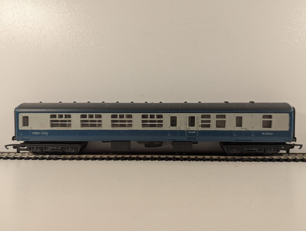 Hornby OO Gauge BR Mk1 Brake Second Corridor (BSK) Passenger Coach